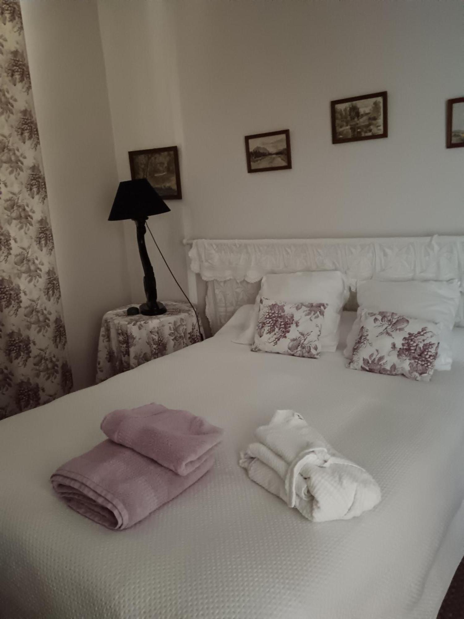 Castel La Bergerie Bed & Breakfast Laglorieuse Exterior photo