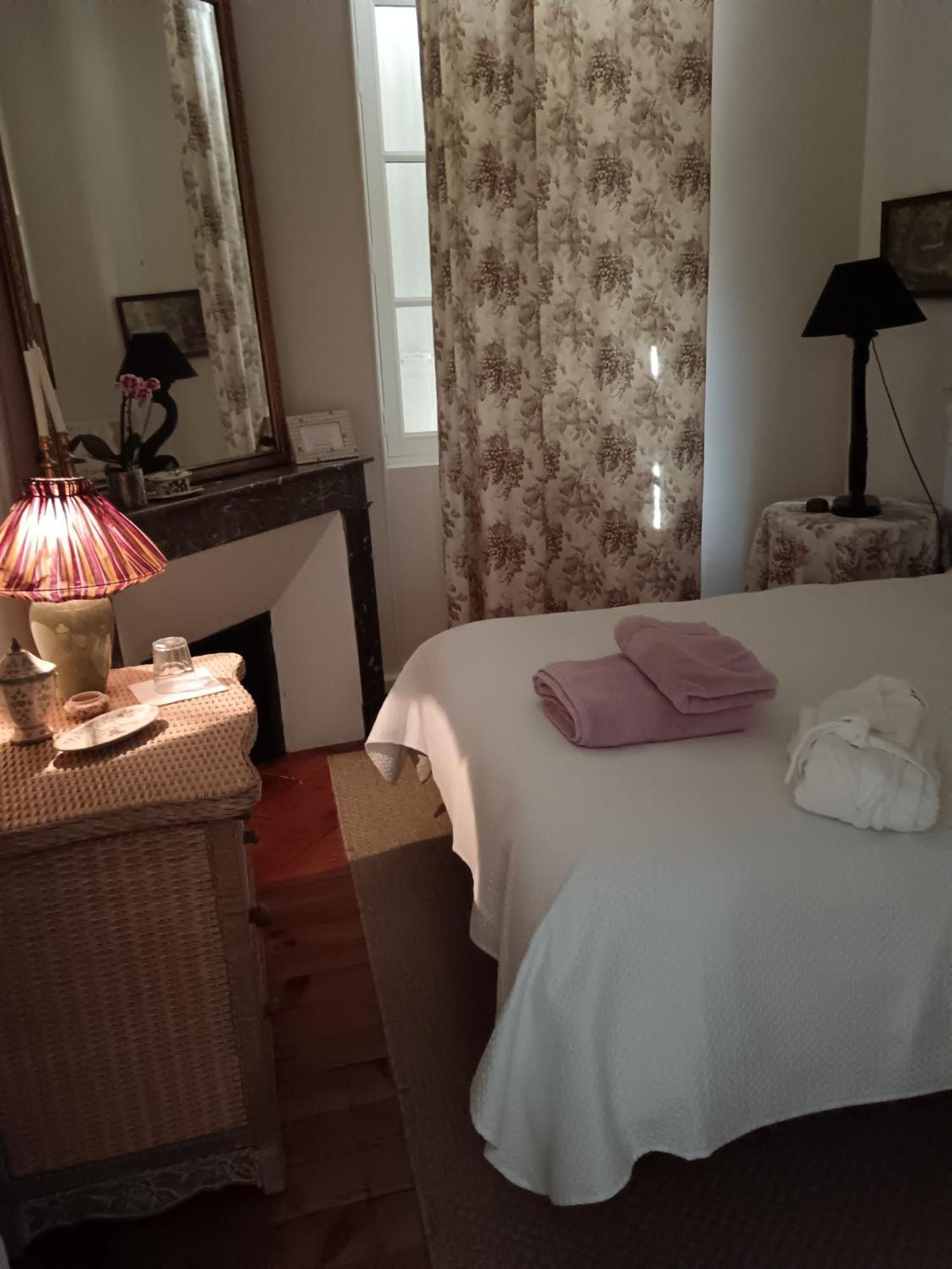 Castel La Bergerie Bed & Breakfast Laglorieuse Exterior photo