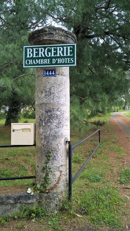 Castel La Bergerie Bed & Breakfast Laglorieuse Exterior photo